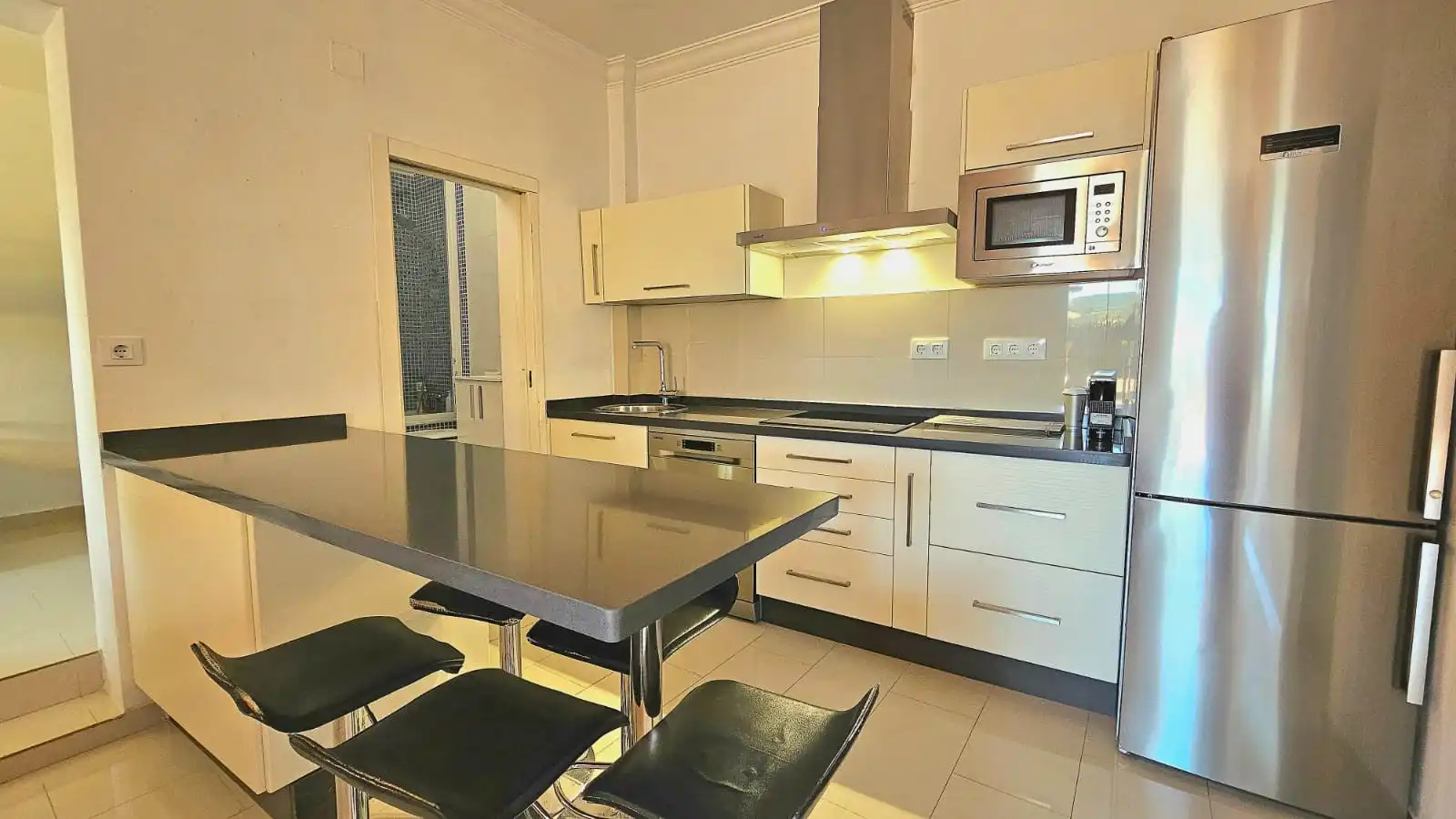 Cocina de Casa o chalet en venta en Guillena con Aire acondicionado, Calefacción y Jardín privado