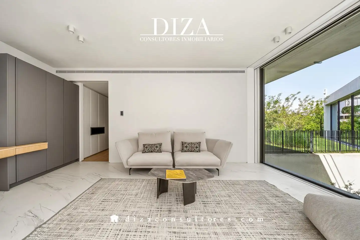 Sala de estar de Casa o chalet en venta en Pozuelo de Alarcón con Aire acondicionado, Calefacción y Jardín privado