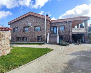 Vista exterior de Casa o xalet en venda en La Guardia amb Aire condicionat, Terrassa i Piscina