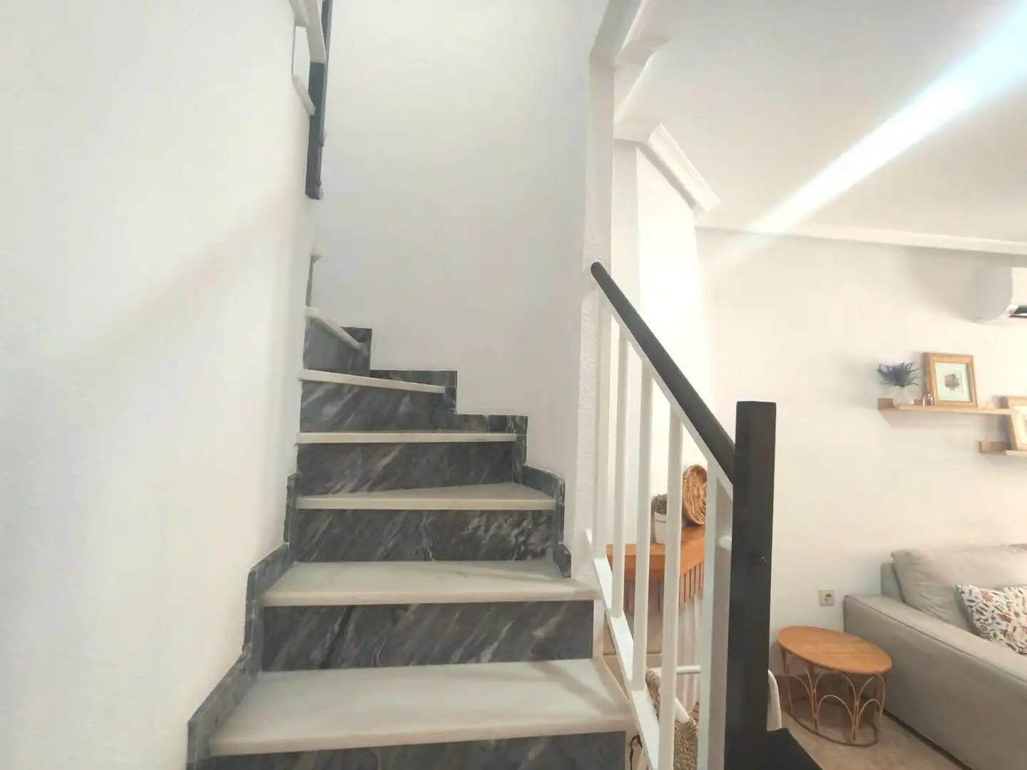 Maisonette zum Verkauf in Santa Pola mit Klimaanlage, Heizung und Privatgarten