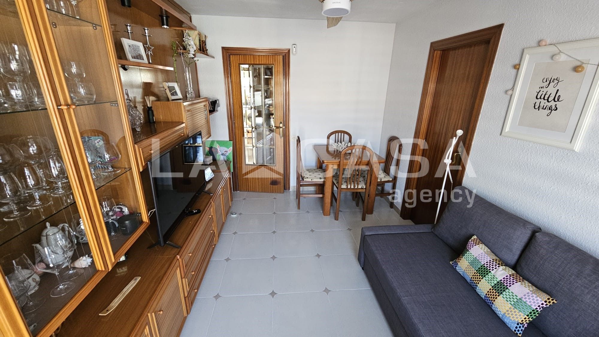 Sala d'estar de Pis en venda en Santa Coloma de Gramenet amb Balcó