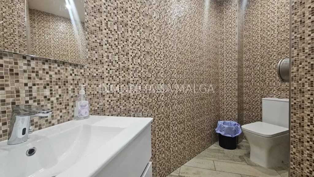 Baño de Local de alquiler en Colunga con Terraza y Amueblado