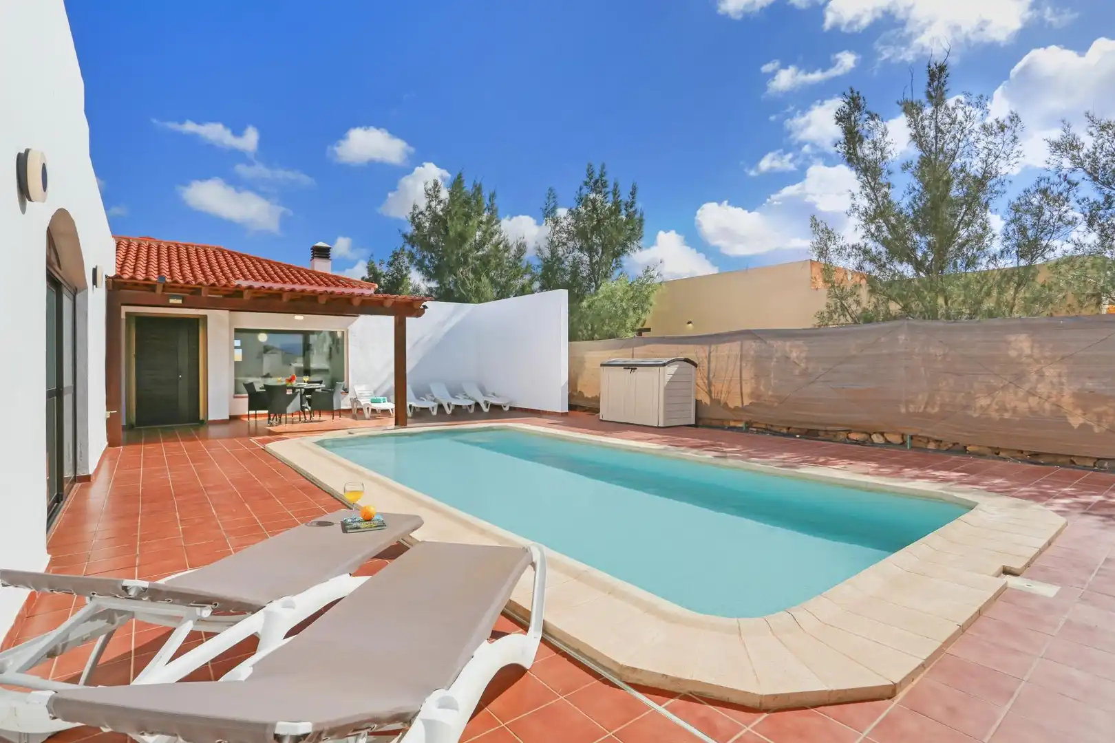 Piscina de Casa o xalet en venda en La Oliva amb Jardí privat, Terrassa i Traster