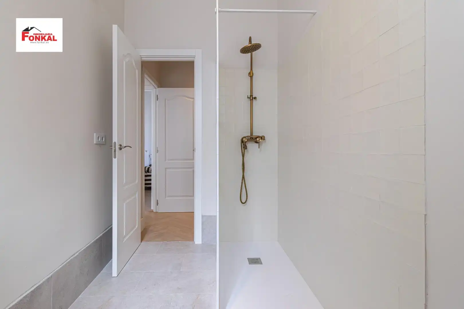 Bathroom of Flat for sale in Jerez de la Frontera  with Parquet flooring, Storage room and Furnished