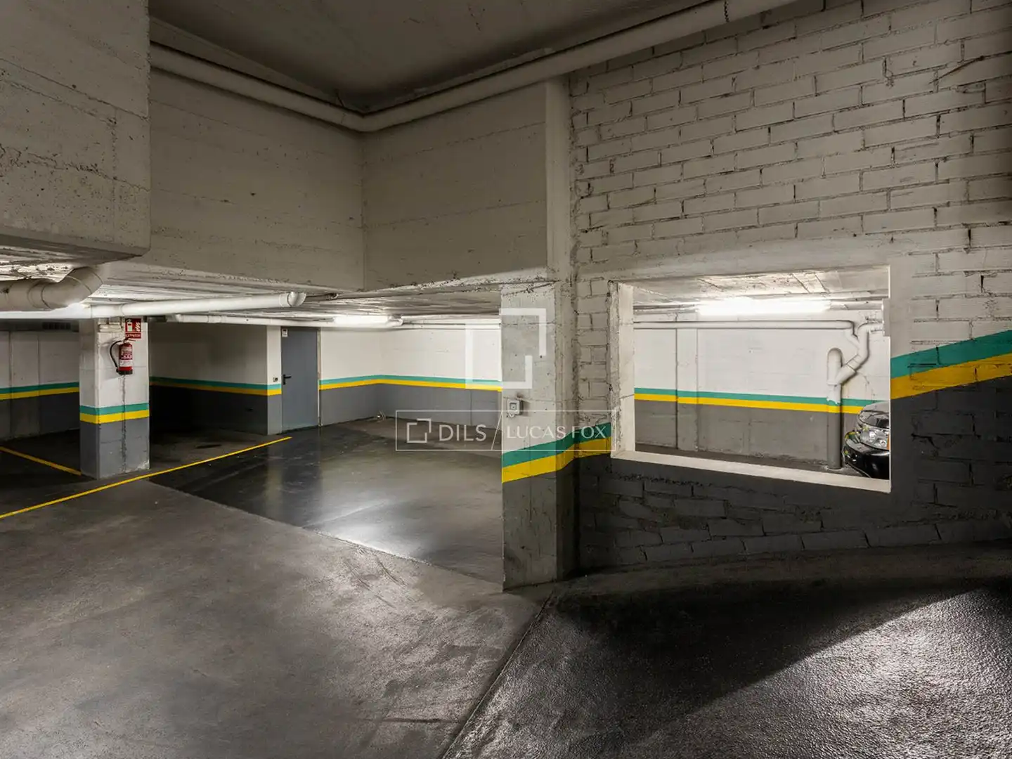 Parking of Houses for sale in Barcelona  with Air Conditioner, Terrace and Storage room