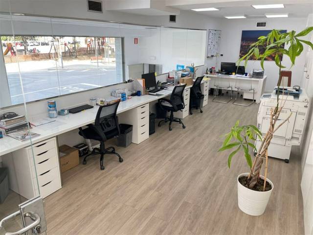 Local comercial en Venta en Molins de Rei