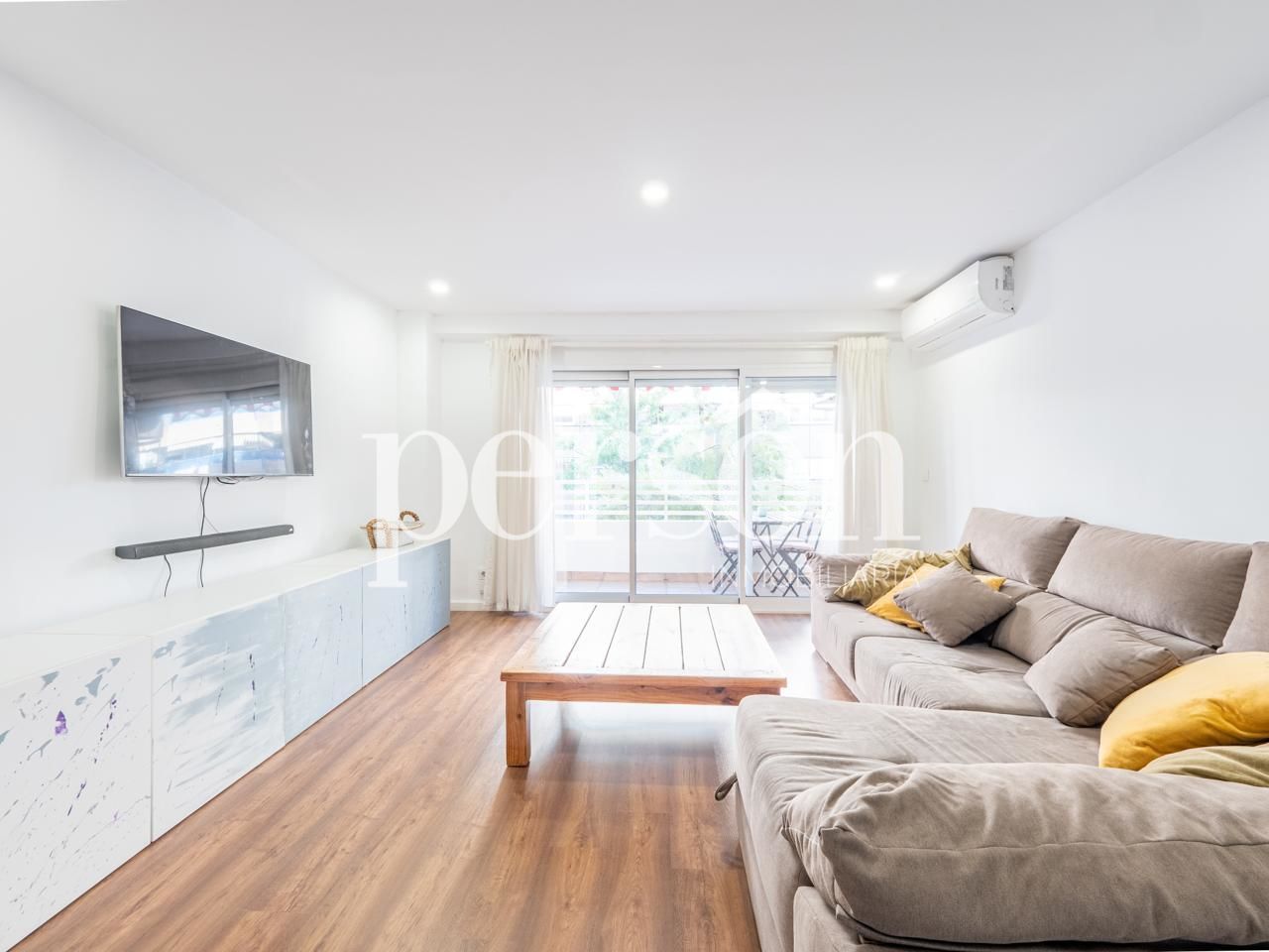 Sala d'estar de Pis de lloguer en  Valencia Capital amb Aire condicionat, Calefacció i Parquet