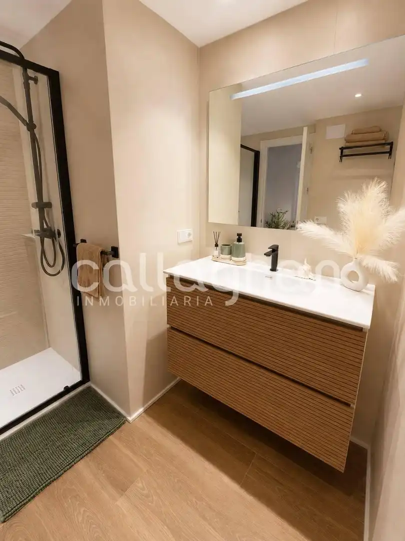 Bathroom of Flat for rent in Benicasim / Benicàssim  with Air Conditioner, Heating and Terrace