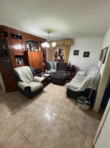 Piso en Venta en Jardines de Felipe II en Tiro de Línea