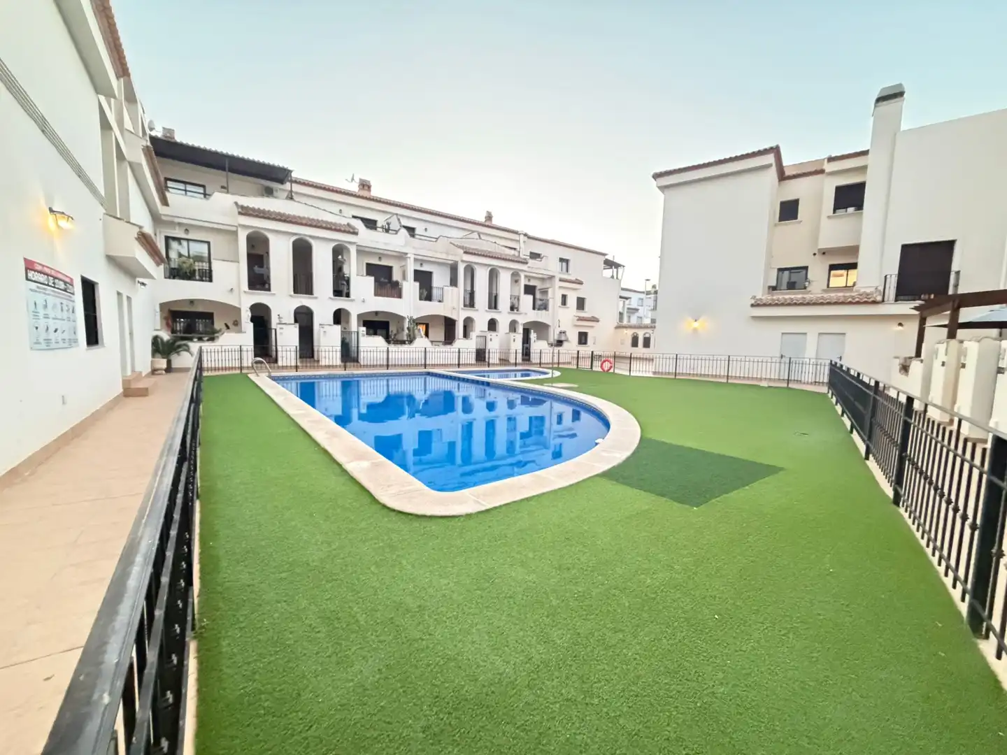 Piscina de Casa o chalet en venta en San Pedro del Pinatar con Aire acondicionado, Calefacción y Amueblado