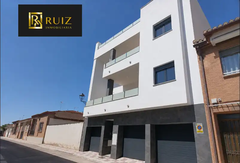Vista exterior de Piso en venta en Churriana de la Vega con Terraza y Trastero