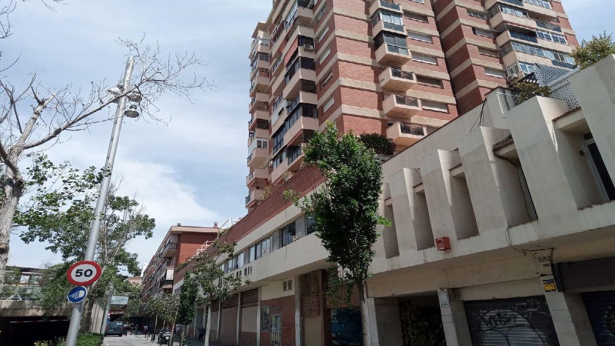 Local en venta en RAMBLA BADAL, -1, La Bordeta
