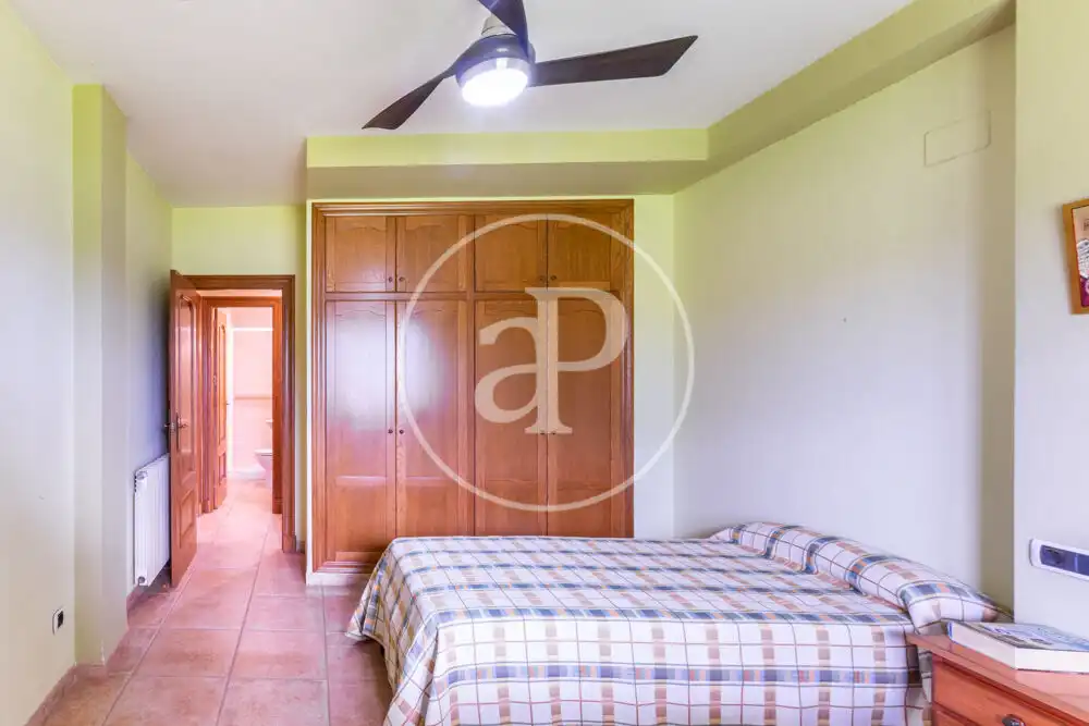 Habitación de Casa o chalet en venta en Sagunto / Sagunt con Aire acondicionado, Calefacción y Jardín privado