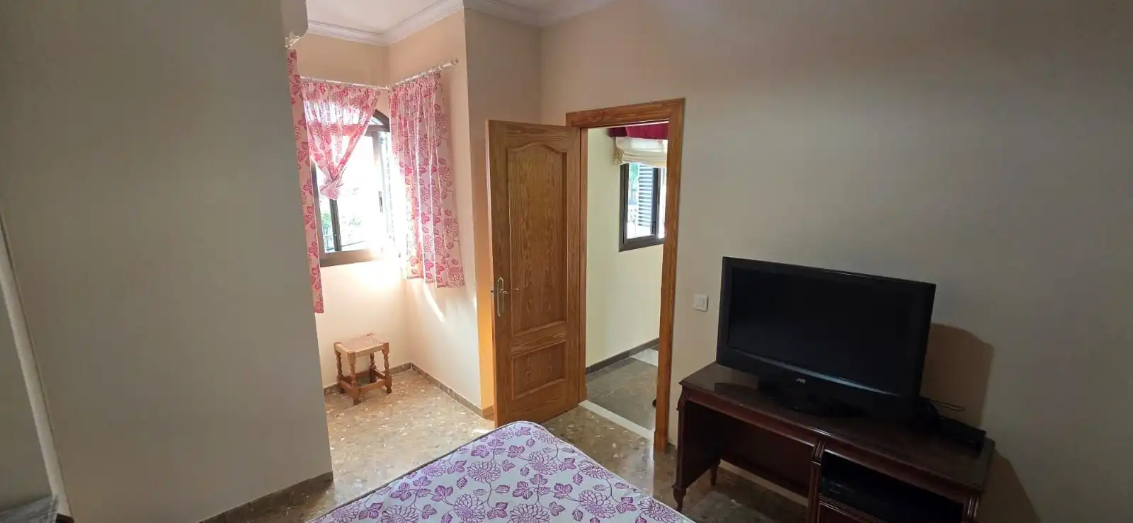 Dormitori de Casa o xalet en venda en El Puerto de Santa María amb Aire condicionat, Jardí privat i Terrassa