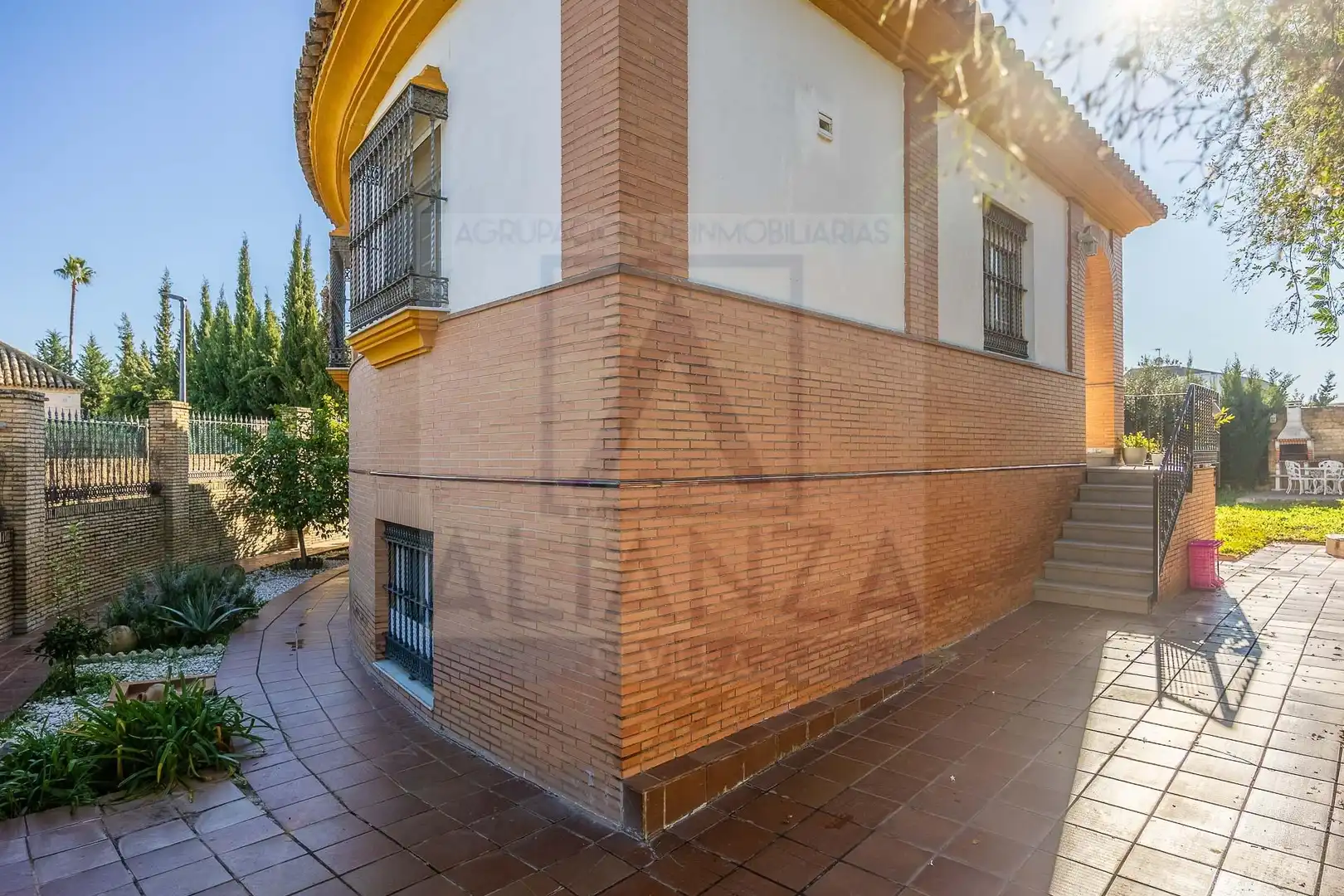 Exterior view of Houses for sale in Valencina de la Concepción  with Air Conditioner, Private garden and Community pool