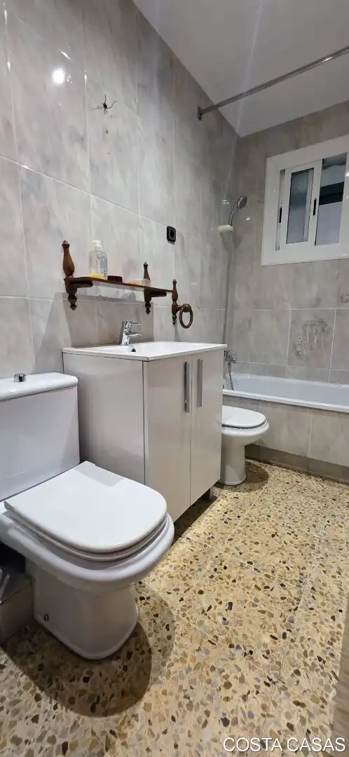 Baño de Piso en venta en L'Hospitalet de Llobregat con Balcón