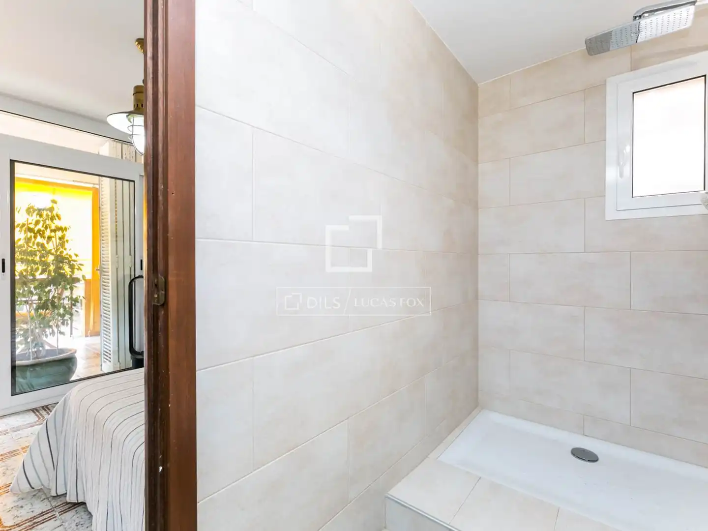 Badezimmer von Wohnung zum Verkauf in Castelldefels mit Heizung, Privatgarten und Terrasse