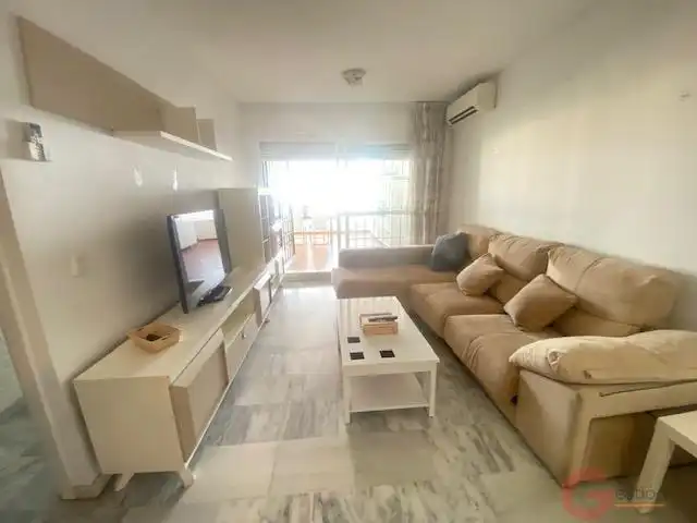 Sala de estar de Piso en venta en Rincón de la Victoria con Aire acondicionado, Terraza y Piscina comunitaria