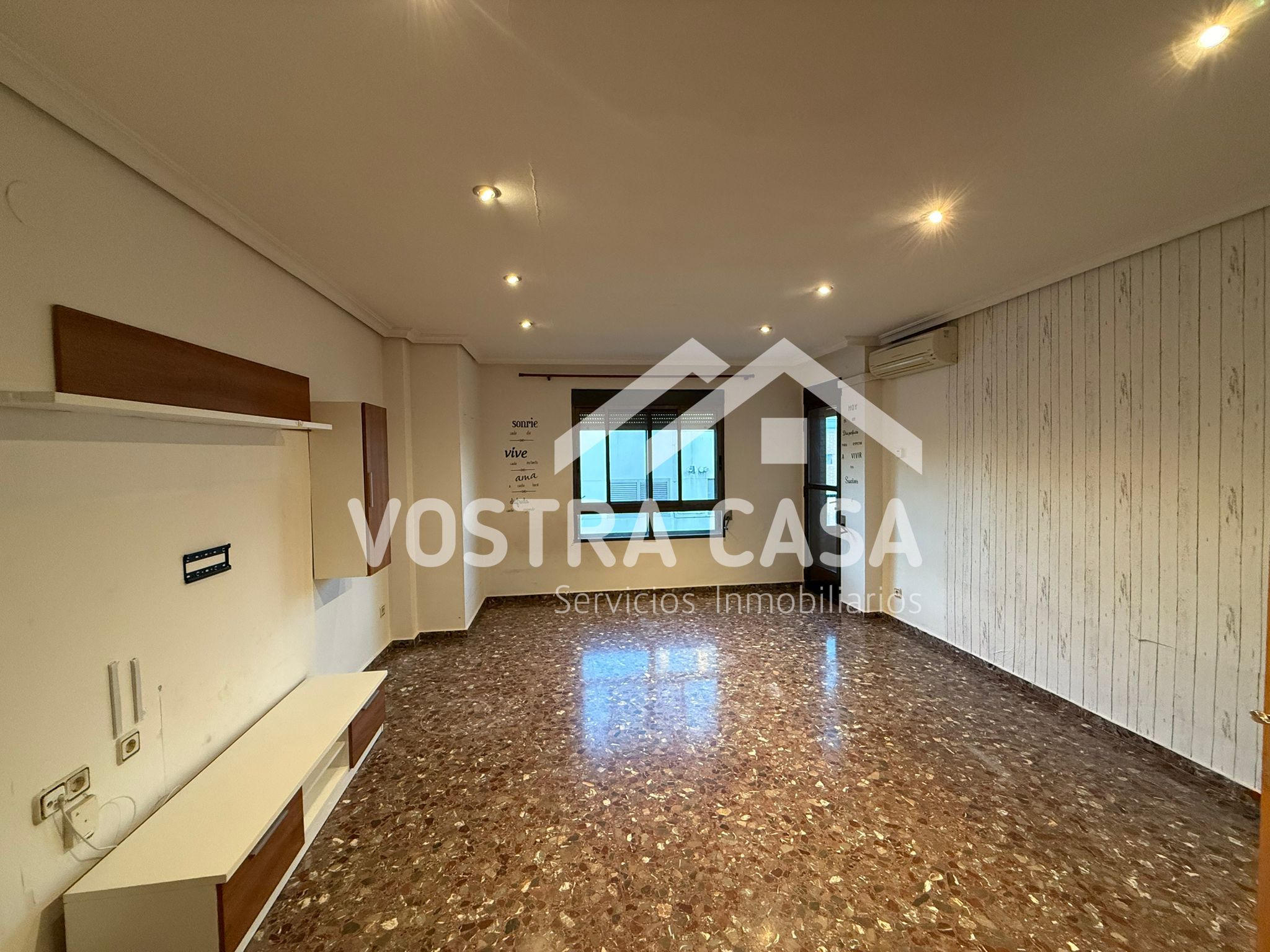 Pis de lloguer en Requena amb Aire condicionat i Moblat