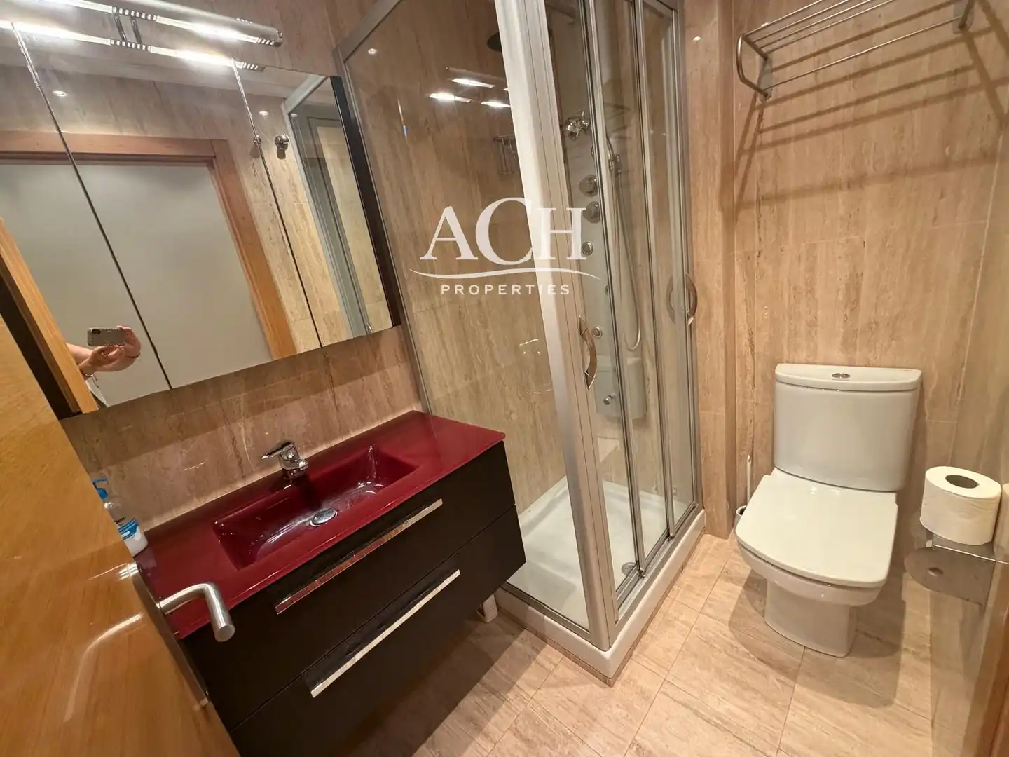 Badezimmer von Wohnung zur Miete in Bilbao  mit Heizung, Parkett und Möbliert