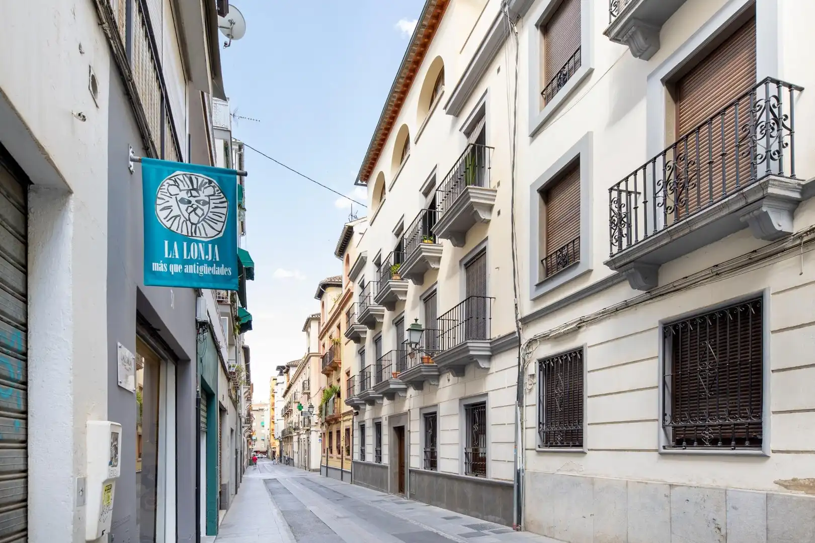 Vista exterior de Àtic en venda en Granada amb Aire condicionat i Terrassa