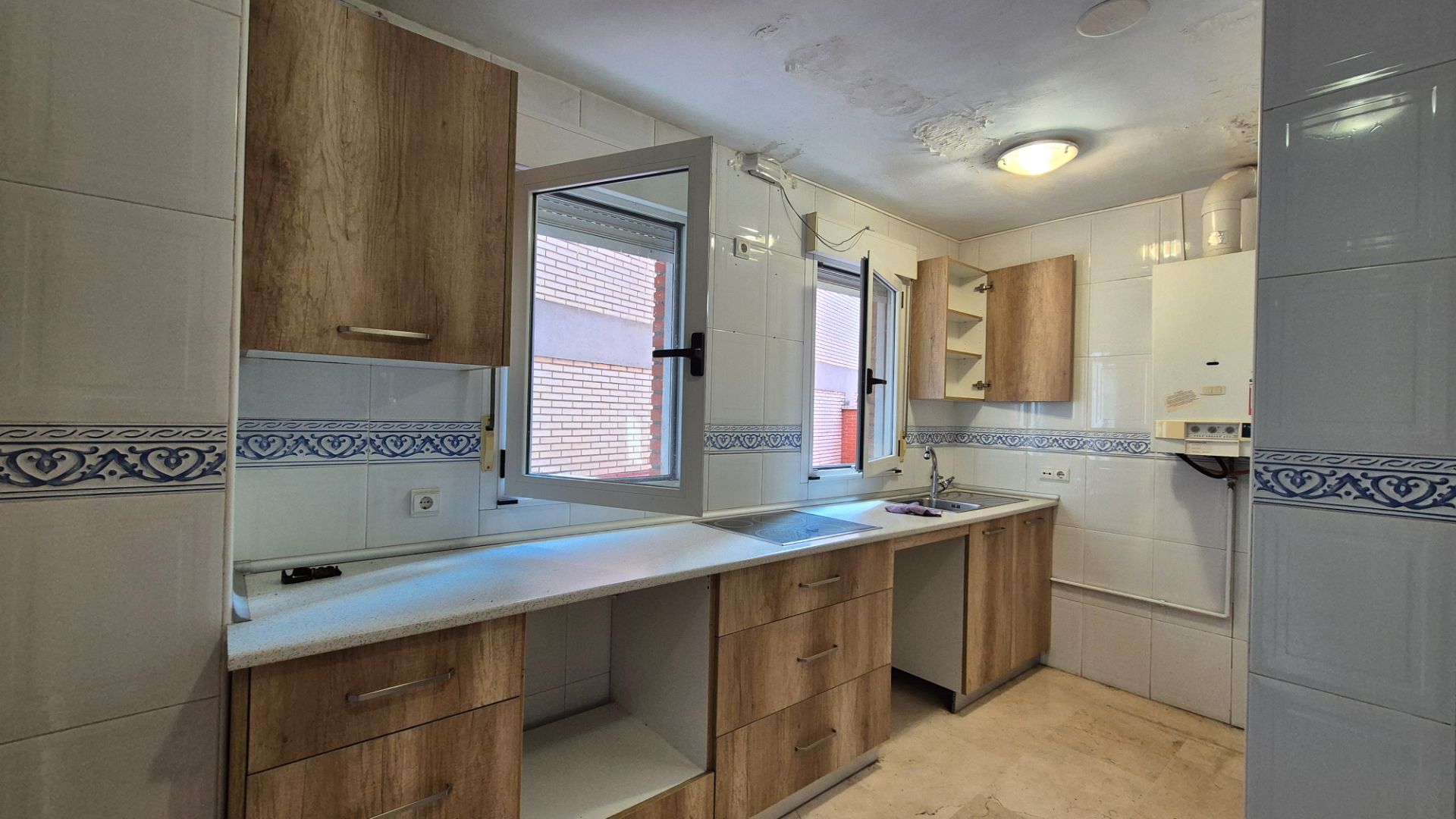 Flat for sale in Avenida de Santiago Amón, Campo de la Juventud