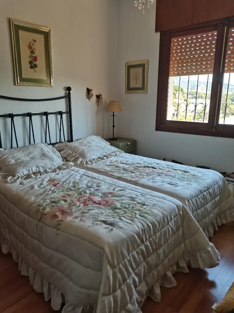 Dormitori de Casa o xalet en venda en Málaga amb Calefacció, Jardí privat i Parquet