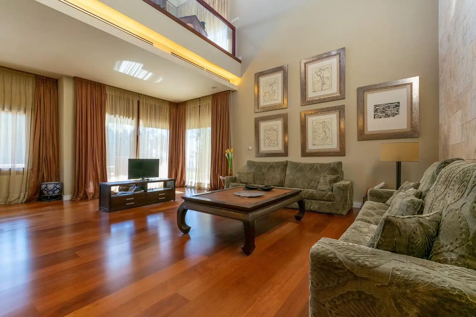 Sala de estar de Casa o chalet en venta en Alicante / Alacant con Aire acondicionado, Calefacción y Jardín privado