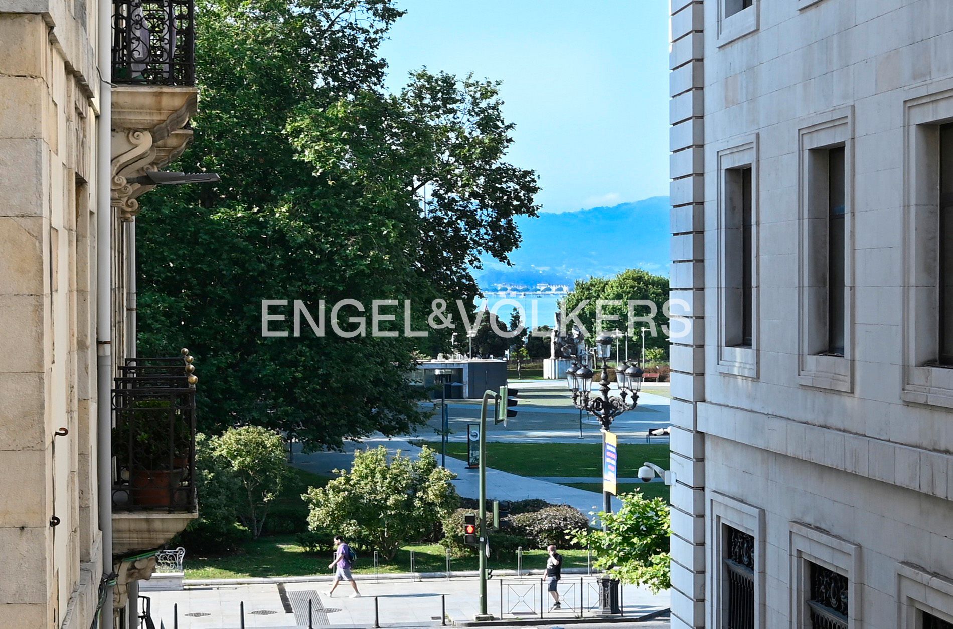 Vista exterior de Apartament de lloguer en Santander amb Calefacció, Parquet i Terrassa