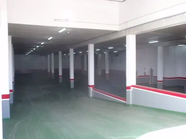 Parkplatz von Fabrikhallen zur Miete in Agüimes