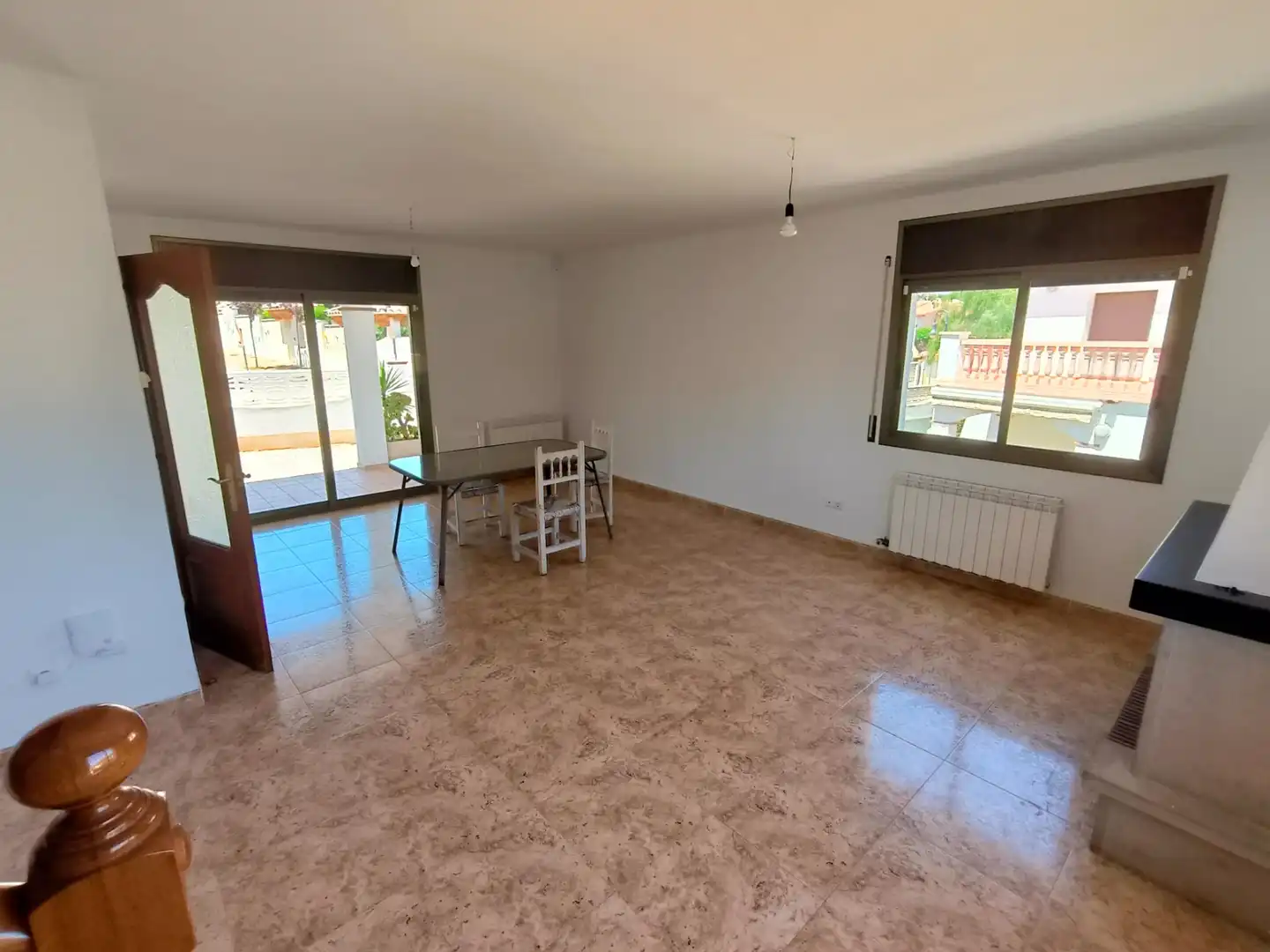 Living room of Houses for sale in Roda de Berà, Tarragona