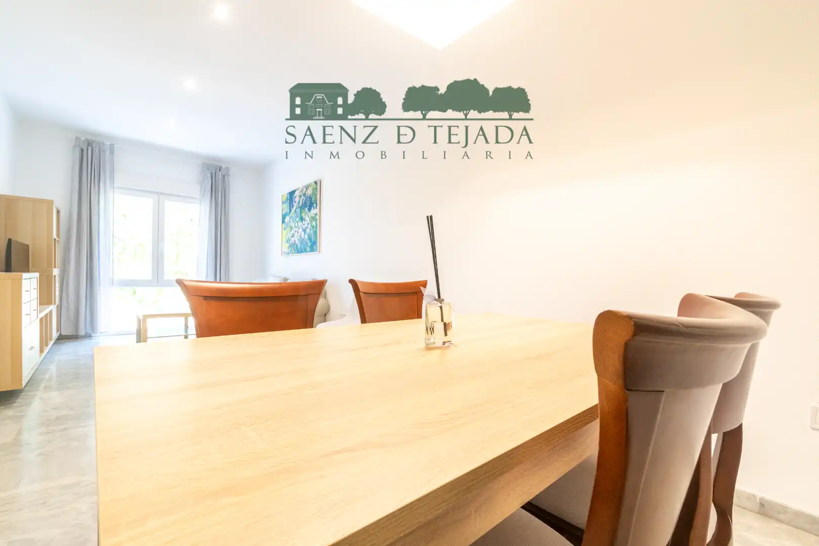 Dining room of Flat for rent in Sevilla  with Air Conditioner, Storage room and Oven