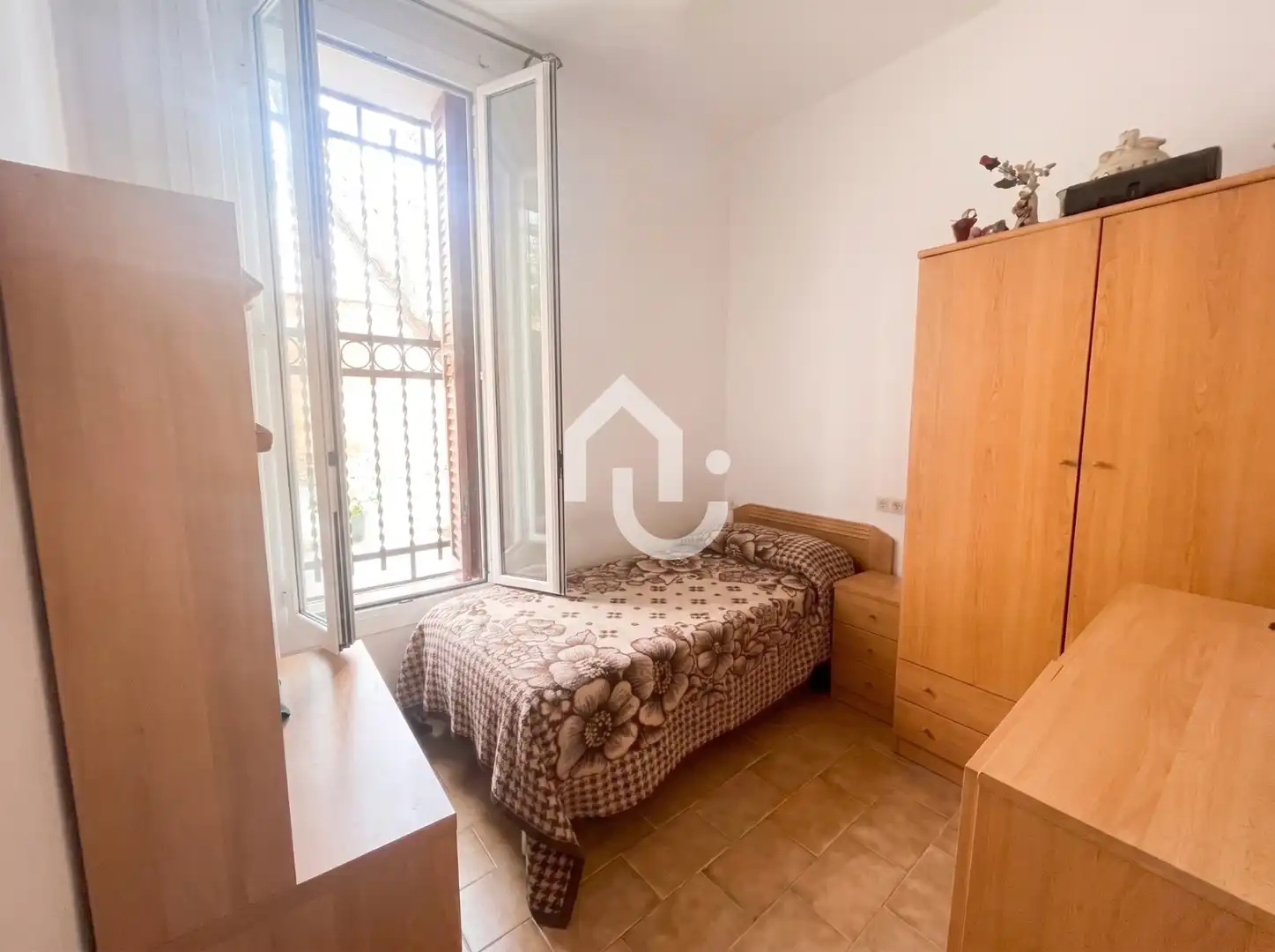 Schlafzimmer von Erdgeschoss zum Verkauf in Barcelona mit Abstellraum