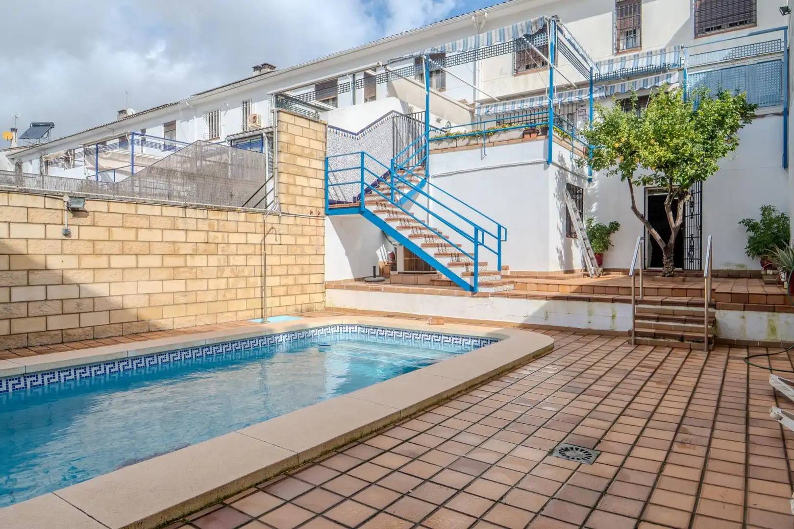 Piscina de Casa adosada en venda en Córdoba amb Calefacció, Jardí privat i Terrassa