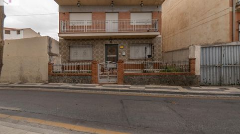 SE VENDE CASA CON UNA PARCELA DE 518 m2 EN EL CENTRO DE LOS OGÍJARES.