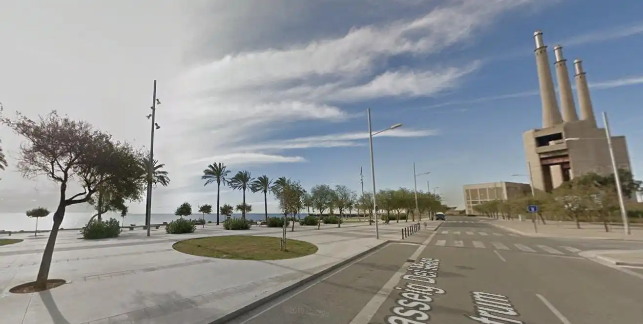Außenansicht von Wohnung zum Verkauf in Badalona mit Klimaanlage, Heizung und Parkett