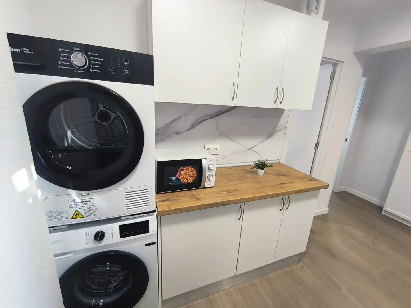 Kitchen of Flat for share in Madrid  with Heating, Furnished and Washing machine