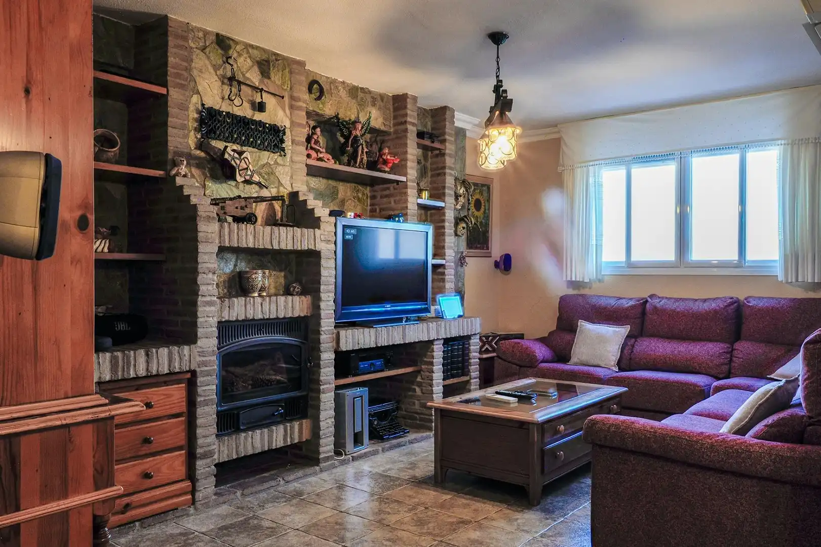 Sala d'estar de Casa adosada en venda en Marbella amb Aire condicionat, Terrassa i Moblat