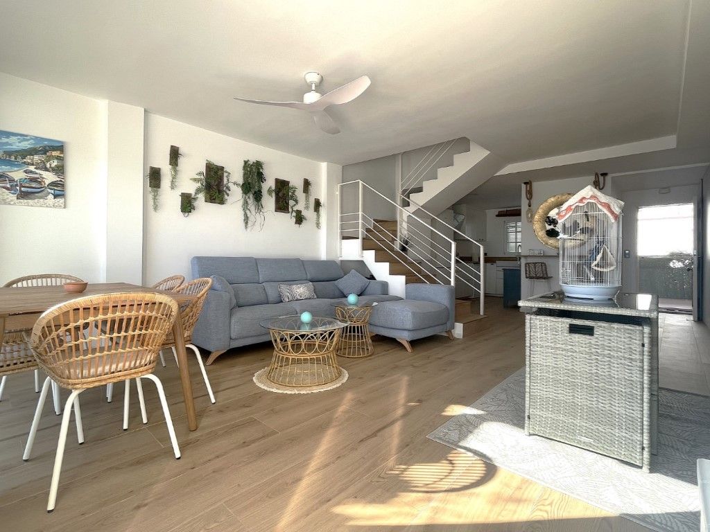Living room of Single-family semi-detached for sale in Cuevas del Almanzora  with Air Conditioner, Terrace and Swimming Pool