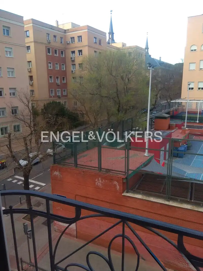 Flat for rent in Argüelles