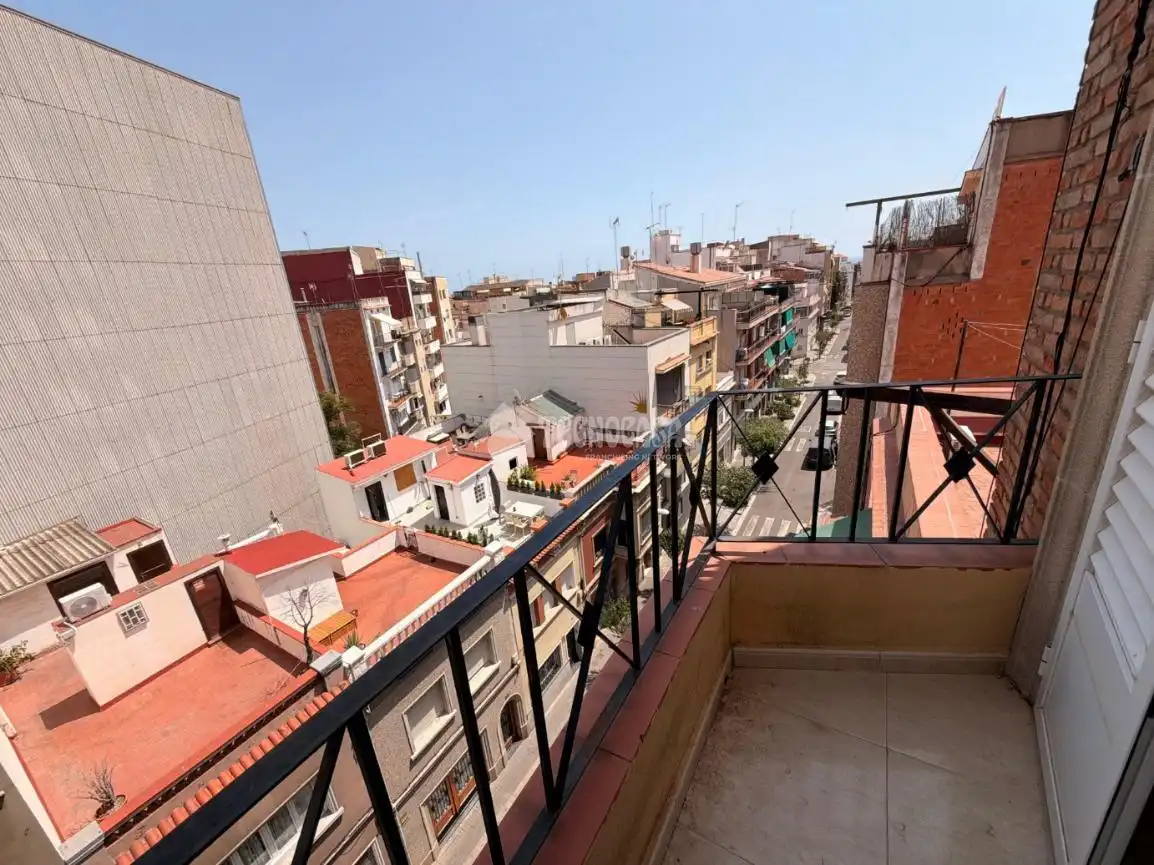 Vista exterior de Piso en venta en Horta - Guinardó
