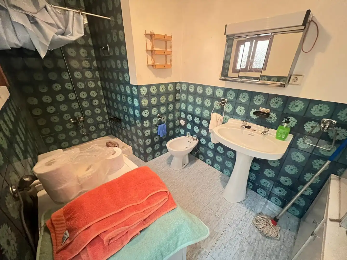 Badezimmer von Wohnungen zum Verkauf in Almadén mit Möbliert