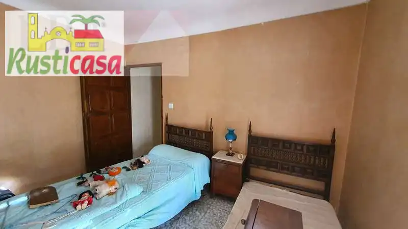 Habitación de Casa o chalet en venta en Baños de la Encina con Jardín privado