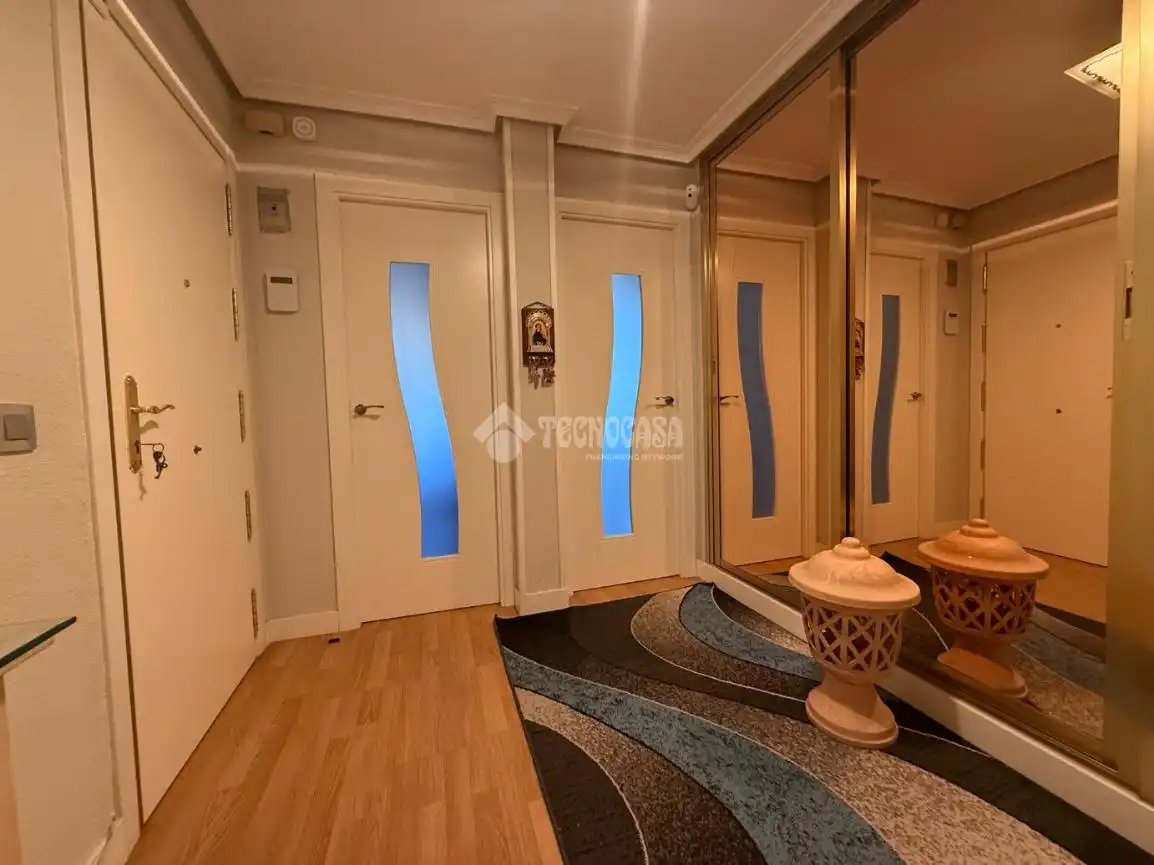 Piso en venta en Madrid con Calefacción y Terraza