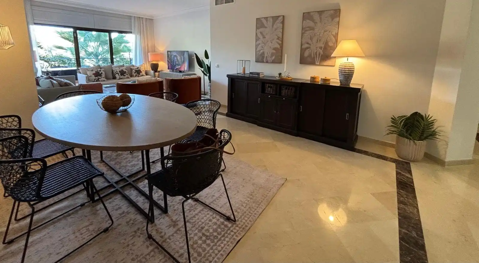 Menjador de Apartament de lloguer en Marbella amb Calefacció, Jardí privat i Terrassa