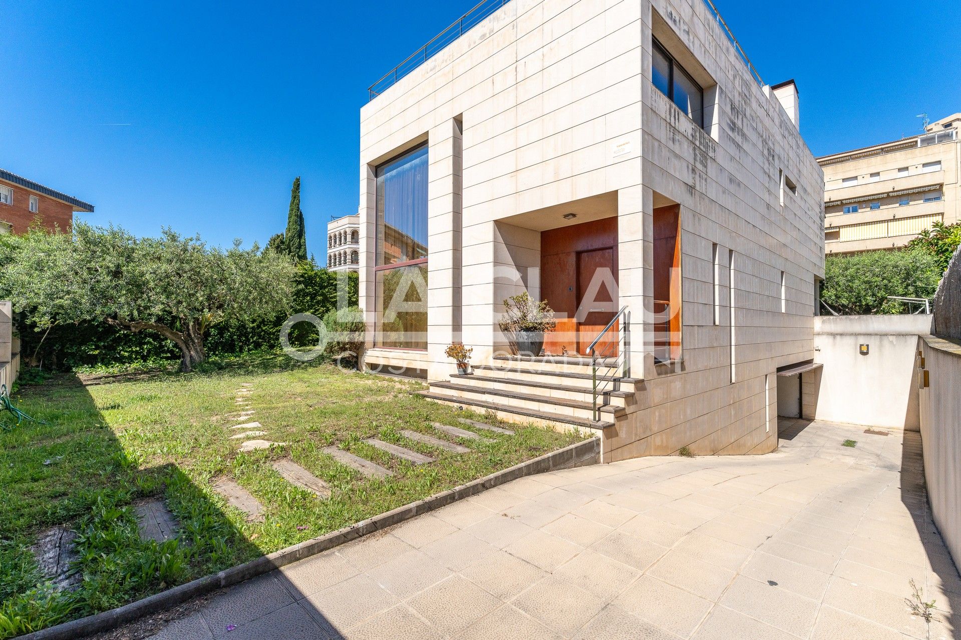 Vista exterior de Casa o xalet en venda en El Vendrell amb Aire condicionat, Calefacció i Jardí privat