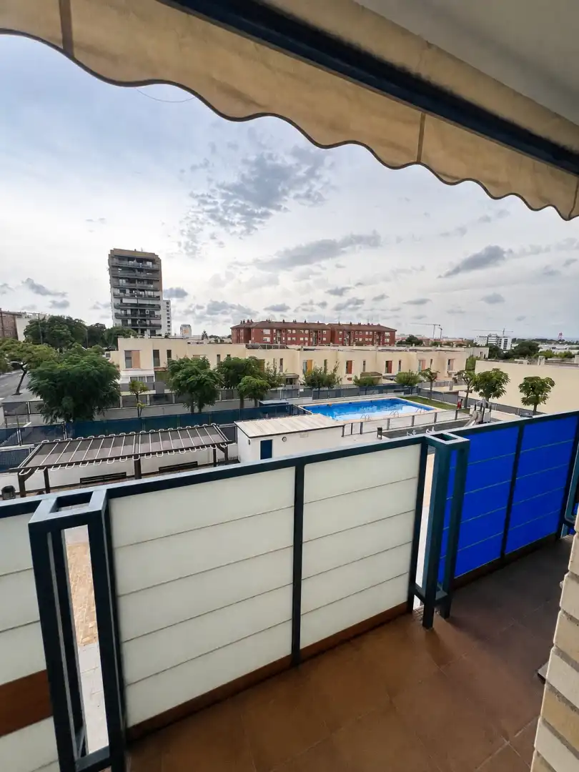 Piscina de Piso en venta en Paterna con Aire acondicionado, Calefacción y Piscina