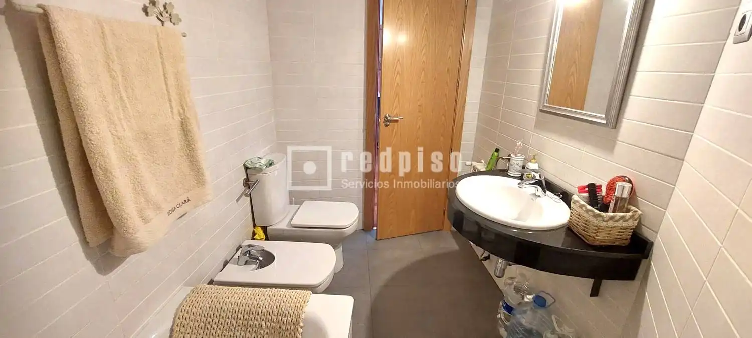 Baño de Piso en venta en Talavera de la Reina con Aire acondicionado, Calefacción y Jardín privado