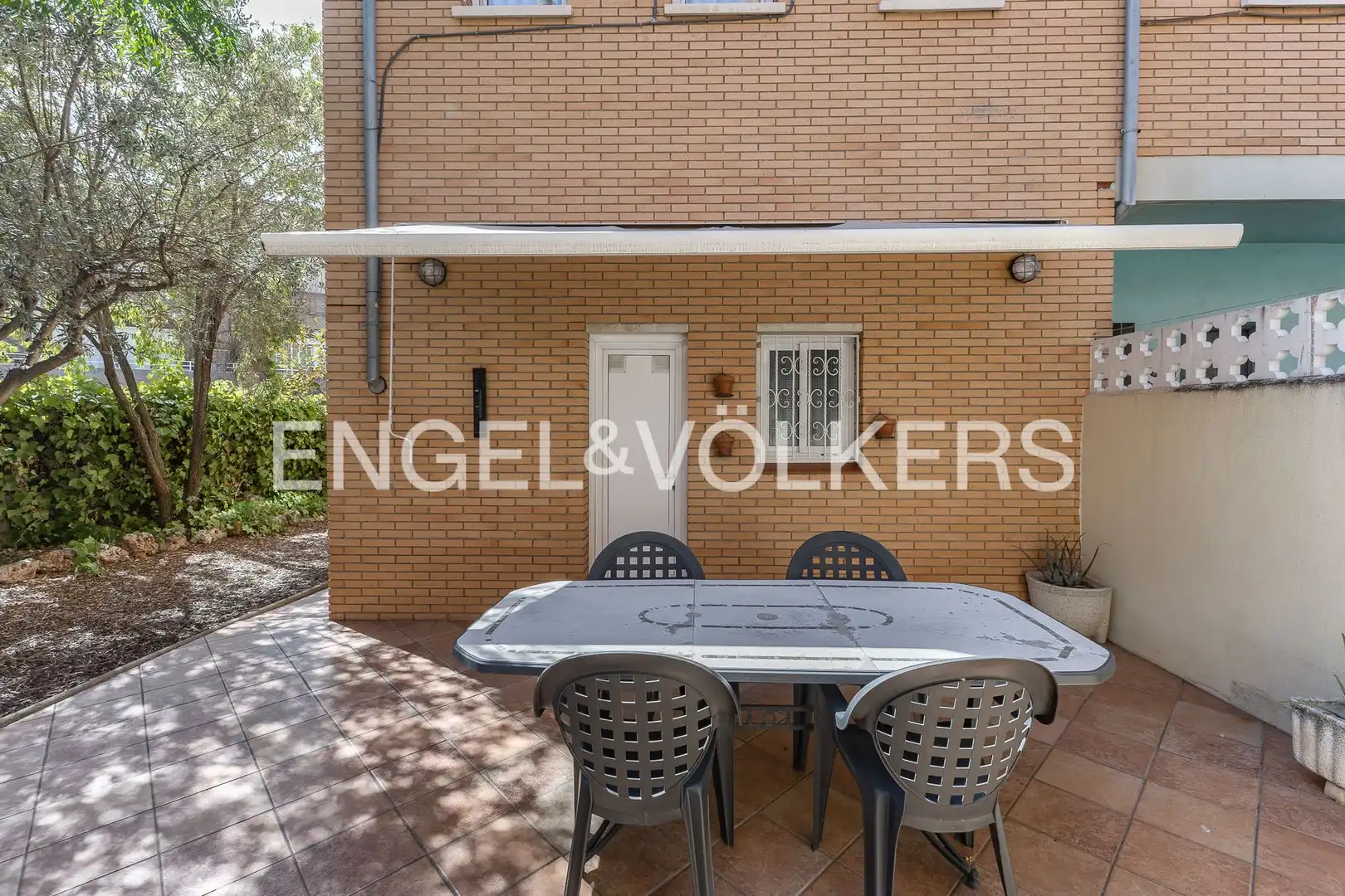 Adossat amb terrassa en venda a Sant Vicenç Dels Horts, imagen 3