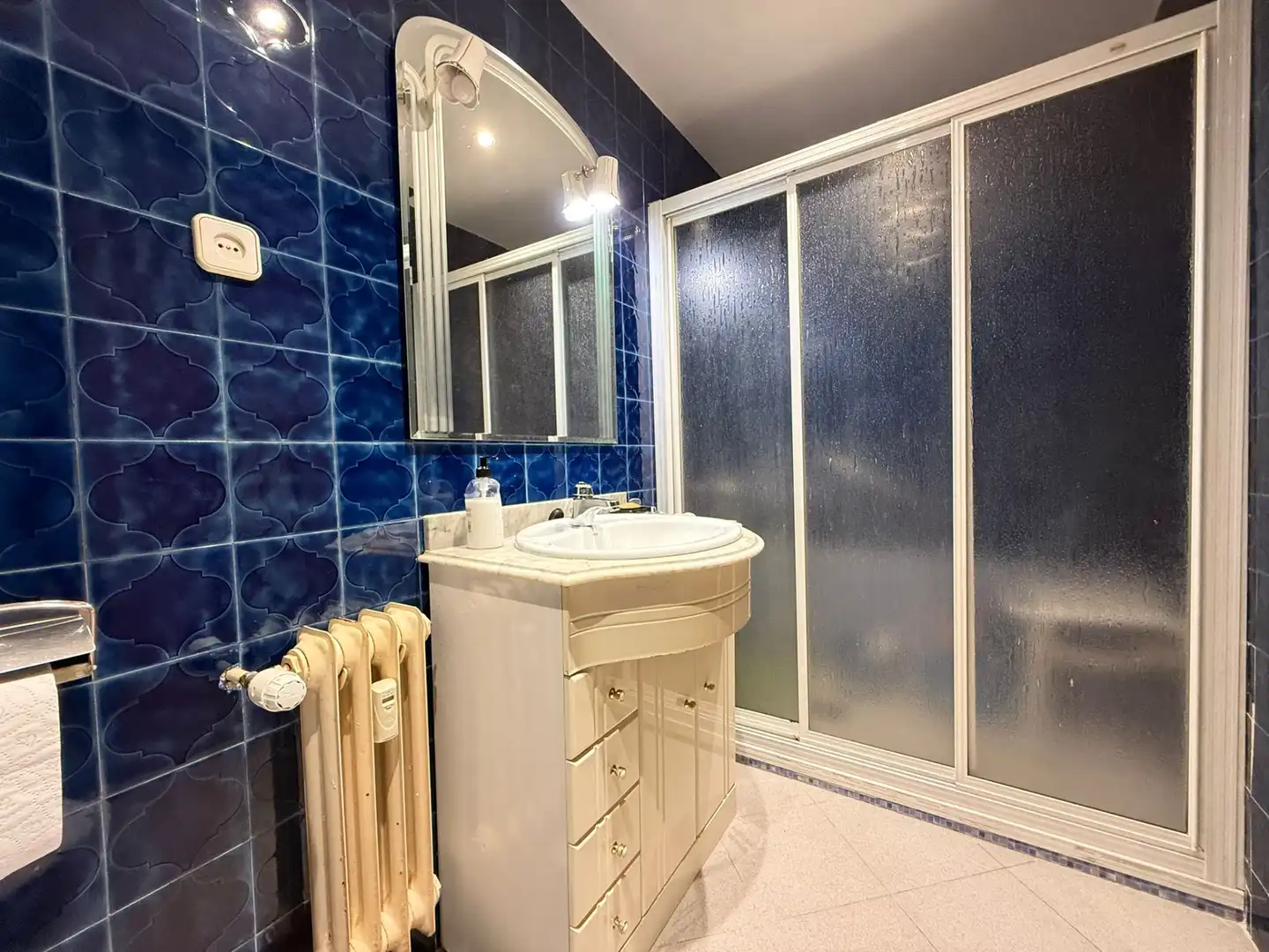 Baño de Piso en venta en Madrid con Calefacción, Parquet y Amueblado